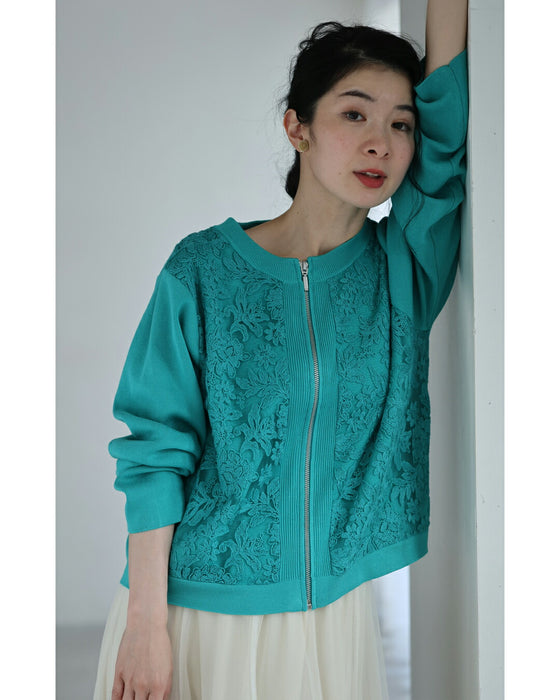 オーガンジーに咲く花刺繍のリブニットブルゾン