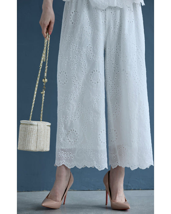 涼しいパンチングレースワイドパンツ