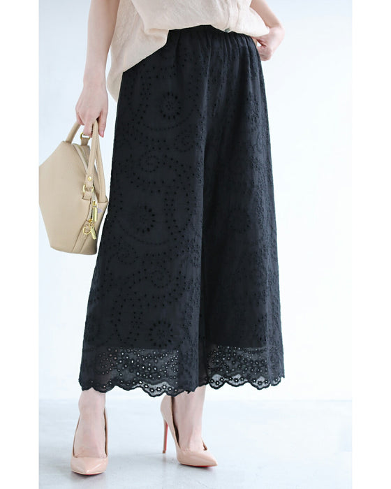 涼しいパンチングレースワイドパンツ