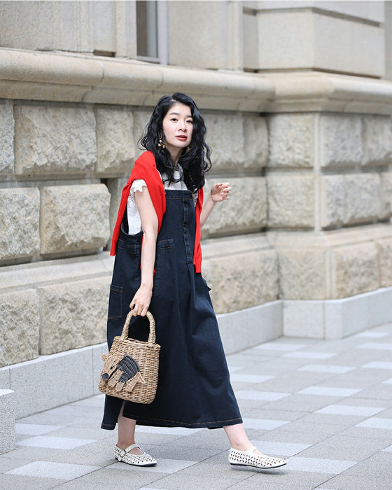 「気負わず着れる」大人の抜け感ジャンパースカート