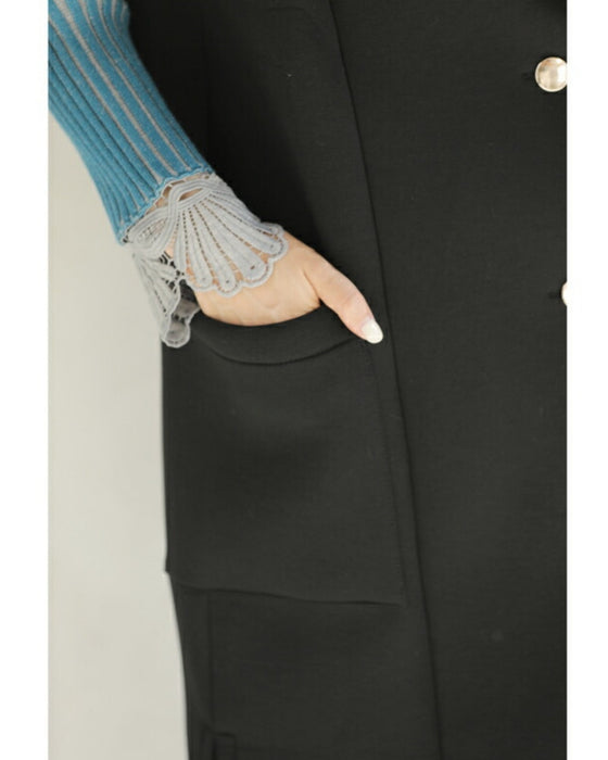 肩を包み込むフリルショルダーロングジレ