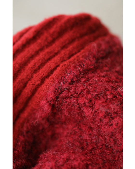 冬の赤を愉しむ。前後異素材ニットプルオーバートップス