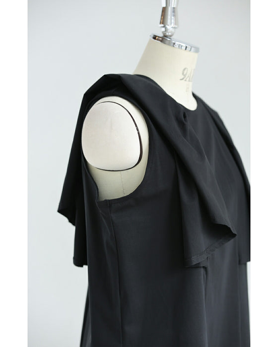 たっぷり広がるフレア袖プルオーバートップス