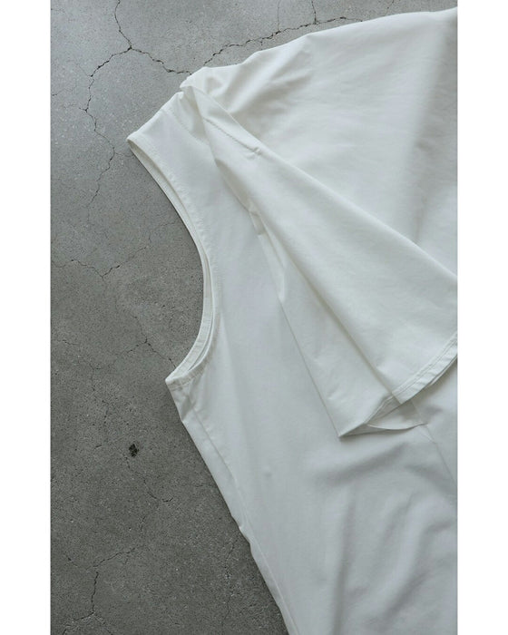 たっぷり広がるフレア袖プルオーバートップス