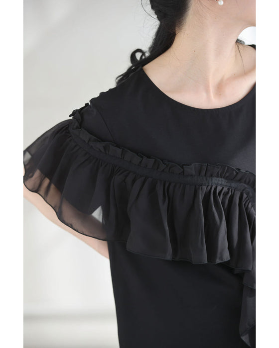 流れるアシンメトリーフリルラインのカットソートップス