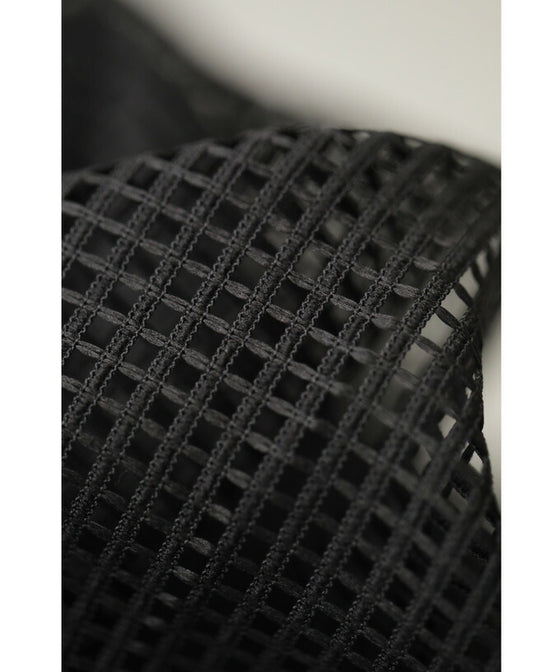 たっぷりの生地感が揺らめくメッシュベールロングスカート