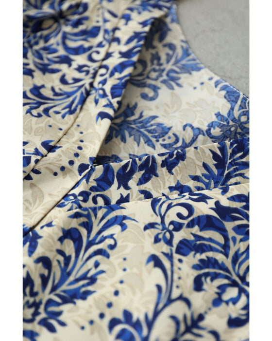 上品なブルーのダマスク柄ティアードミディアムワンピース