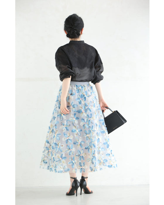 淡いレースを重ねたシアーシャツトップス