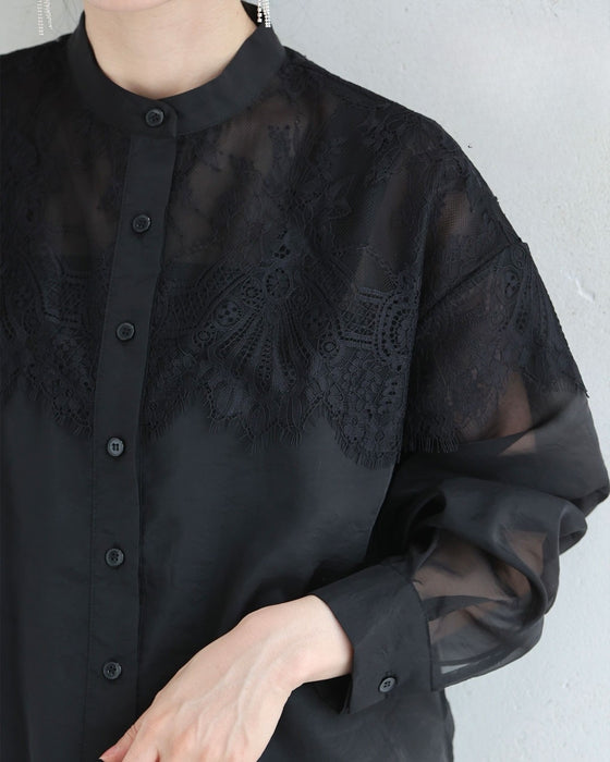 淡いレースを重ねたシアーシャツトップス