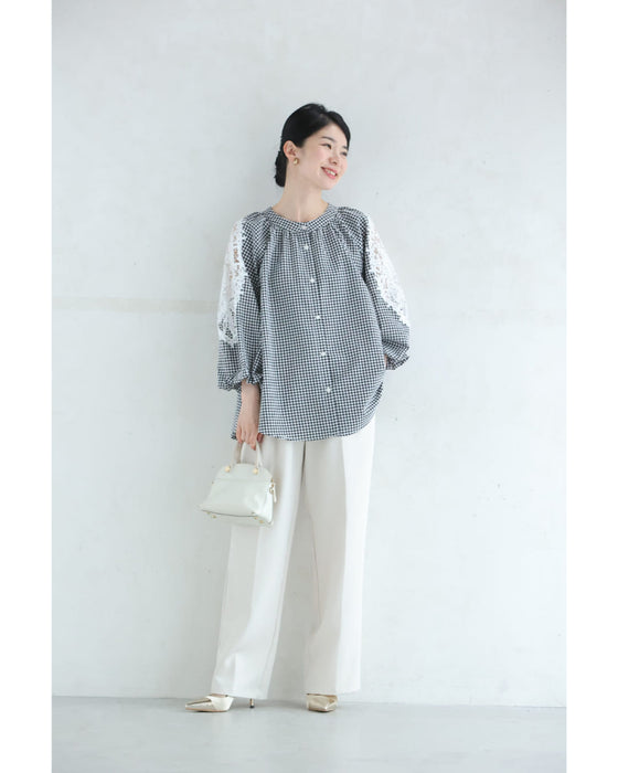 華やかなレース広がるポワン袖のギンガムチェックブラウストップス