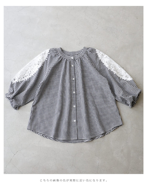 華やかなレース広がるポワン袖のギンガムチェックブラウストップス