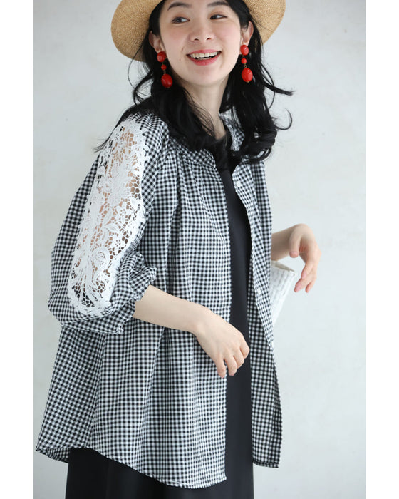 華やかなレース広がるポワン袖のギンガムチェックブラウストップス