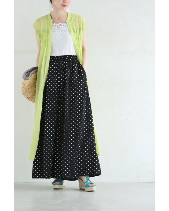 軽くて柔らかなドット柄ワイドパンツ