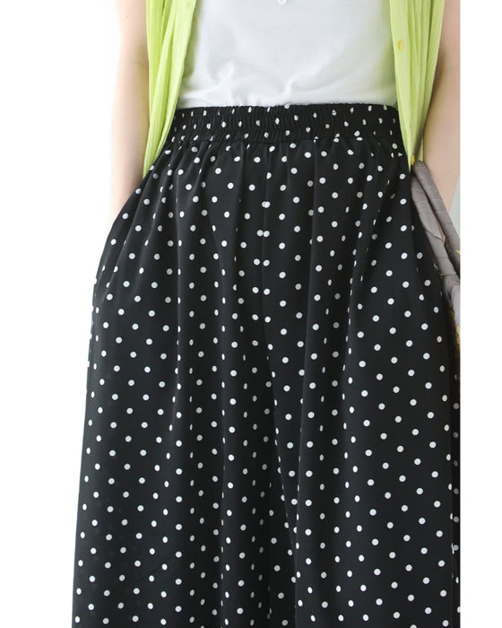 軽くて柔らかなドット柄ワイドパンツ