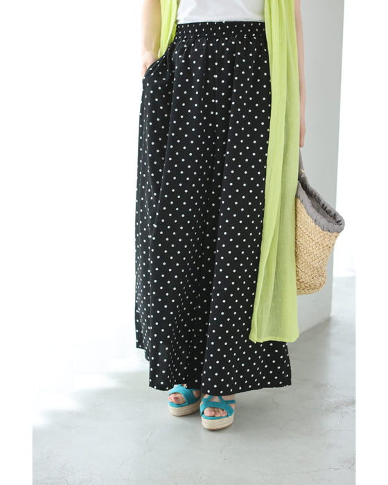 軽くて柔らかなドット柄ワイドパンツ