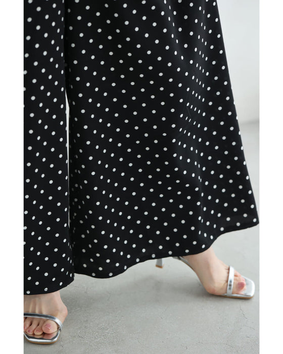 軽くて柔らかなドット柄ワイドパンツ