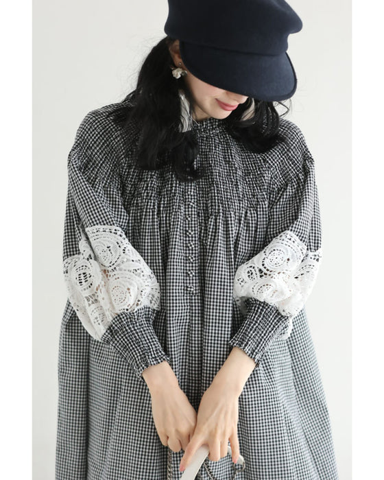 足元で揺れるレースのギンガムチェックミディアムワンピース
