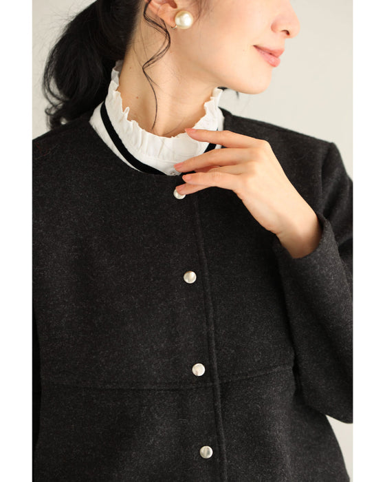 上質な肌触りのAラインシルエットライトコート