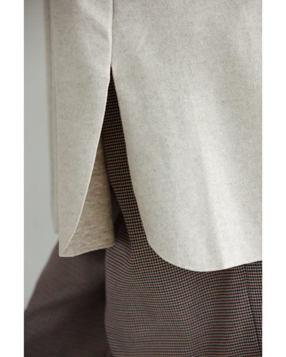 手触りふわふわファーのミルクティーカラーロングジレ