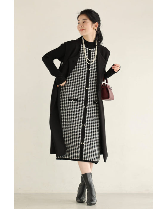 ライン上に艶めくパールの千鳥格子柄ニットミニワンピース