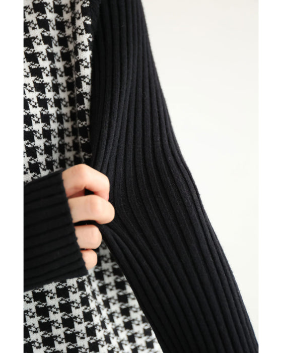 ライン上に艶めくパールの千鳥格子柄ニットミニワンピース