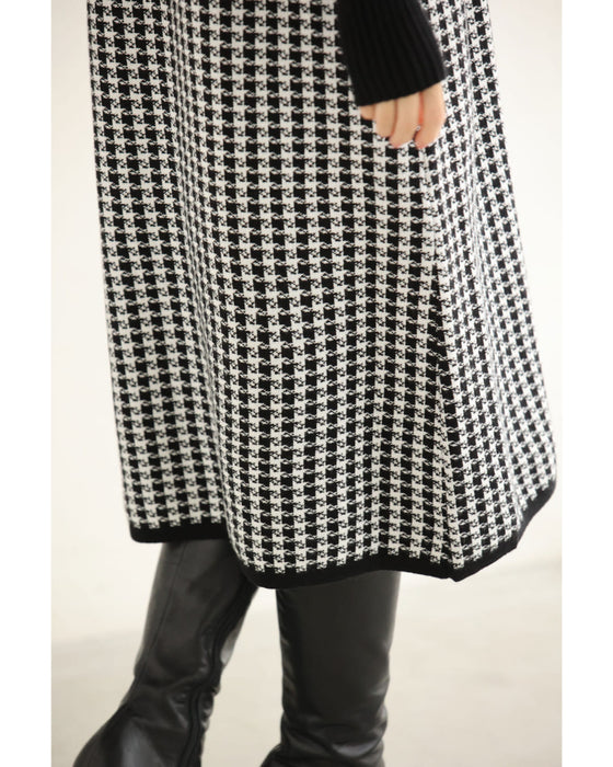 ライン上に艶めくパールの千鳥格子柄ニットミニワンピース