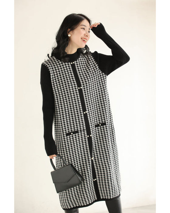 ライン上に艶めくパールの千鳥格子柄ニットミニワンピース