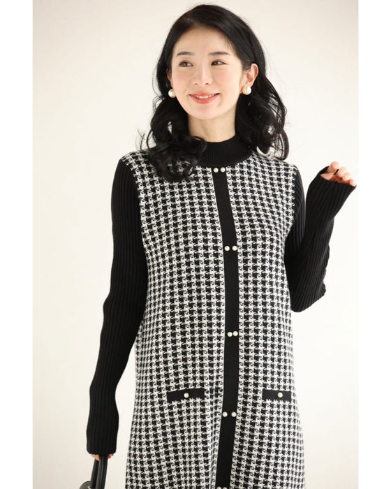 ライン上に艶めくパールの千鳥格子柄ニットミニワンピース