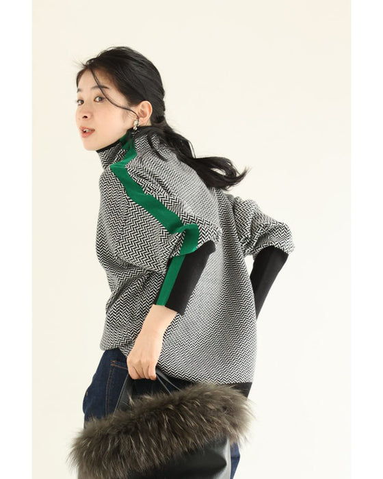 首元から流れる緑ラインのジグザグニットプルオーバートップス