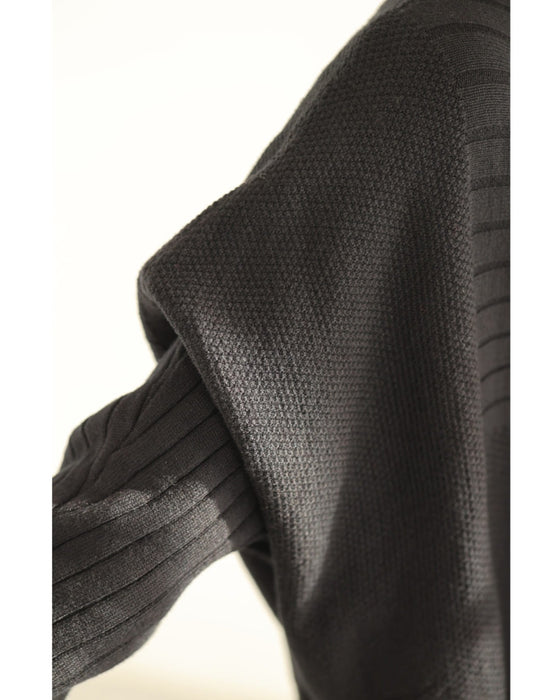 変形ラインのハイネックニットプルオーバートップス