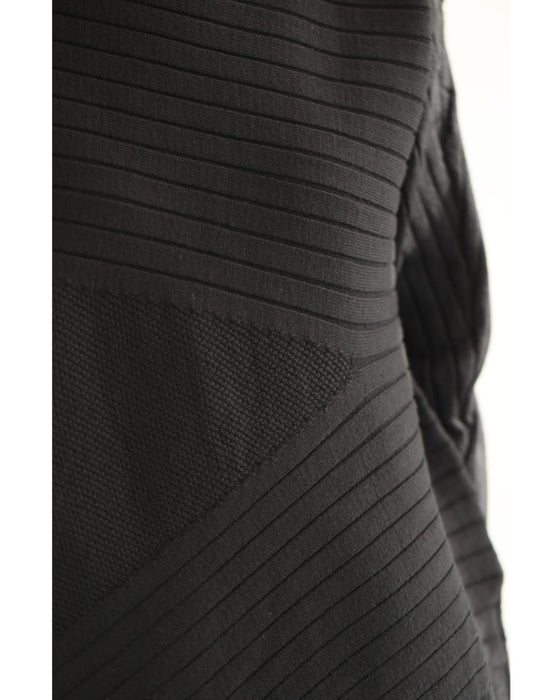 変形ラインのハイネックニットプルオーバートップス