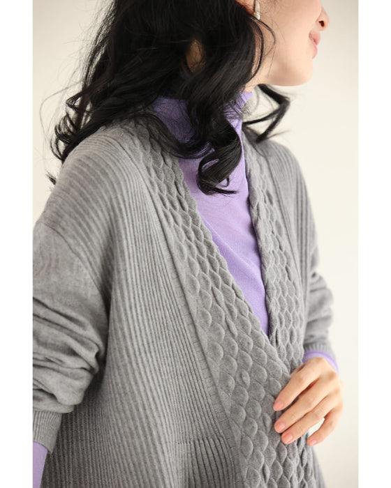 Aラインに広がるスッキリシルエットロングカーディガン