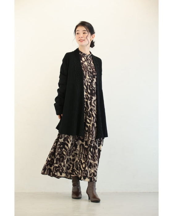 Aラインに広がるスッキリシルエットロングカーディガン