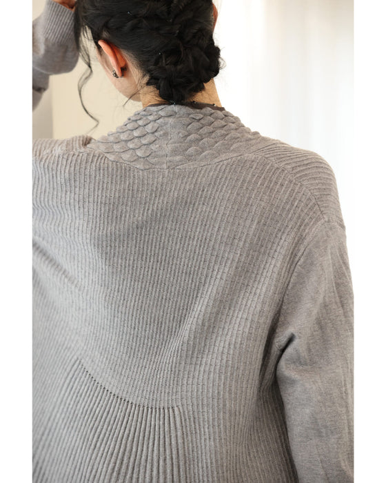 Aラインに広がるスッキリシルエットロングカーディガン