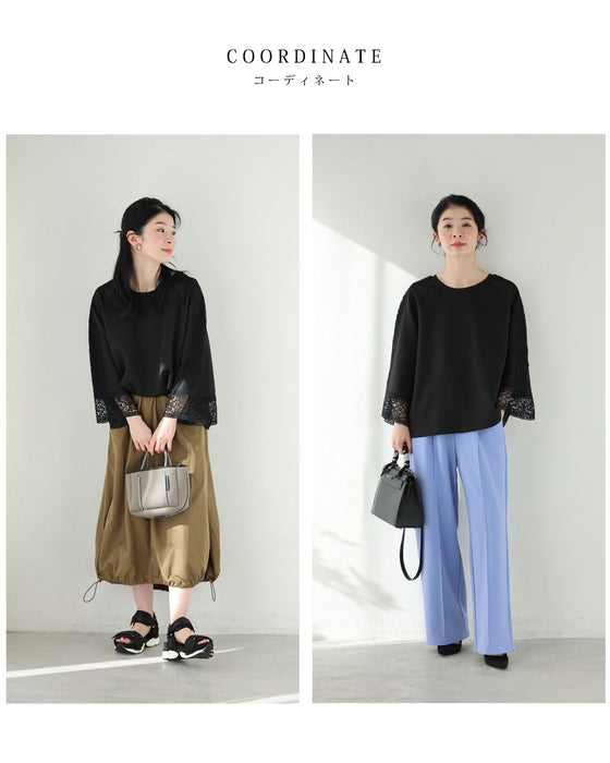 肩から流れる花レースのプルオーバートップス