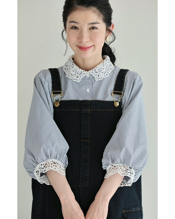 レースを添えたサイドタックブラウストップス