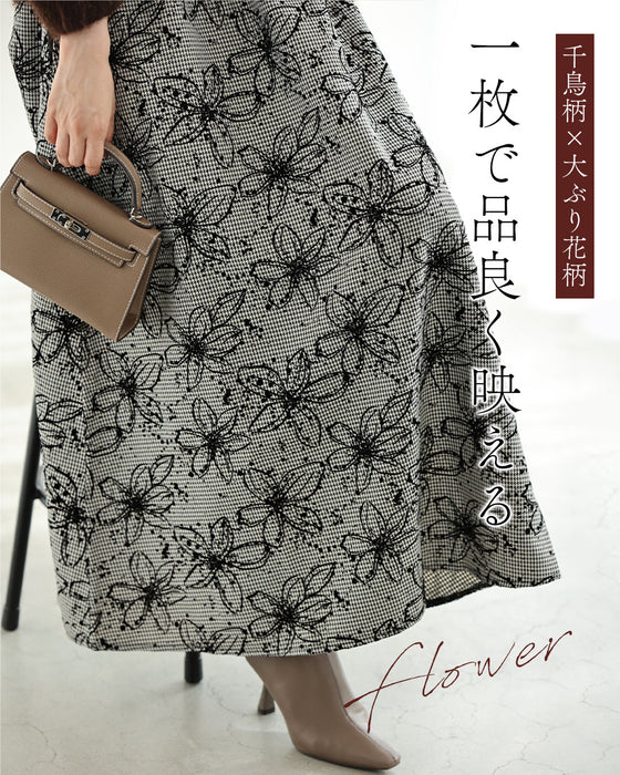 フロッキーの黒花画ロングスカート