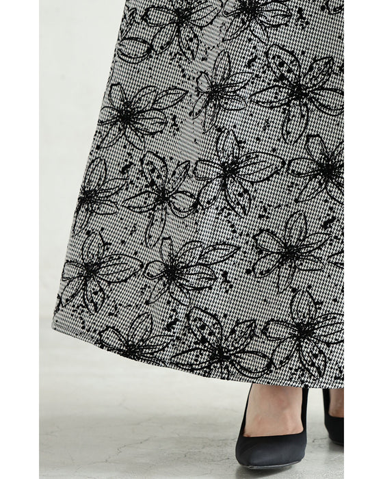 フロッキーの黒花画ロングスカート
