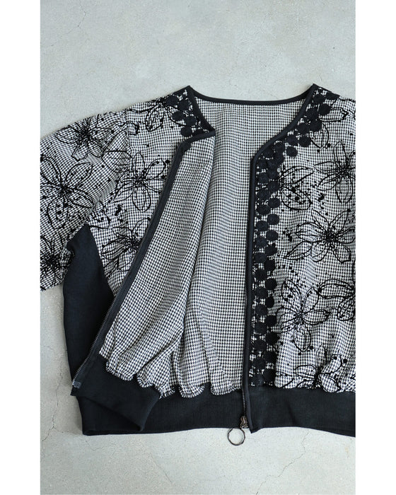 フロッキーの黒花画ブルゾン