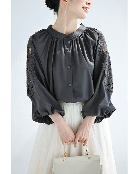ボタニカルレースのバルーン袖ブラウストップス