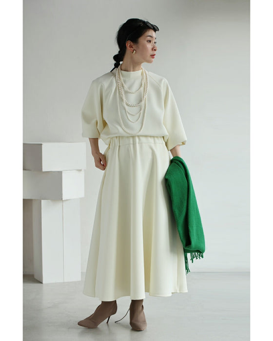 日常に馴染むエレガント。パールポワン袖プルオーバートップス