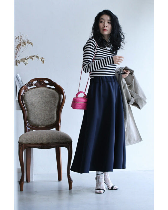 日常に馴染むエレガント。フレアラインミディアムスカート