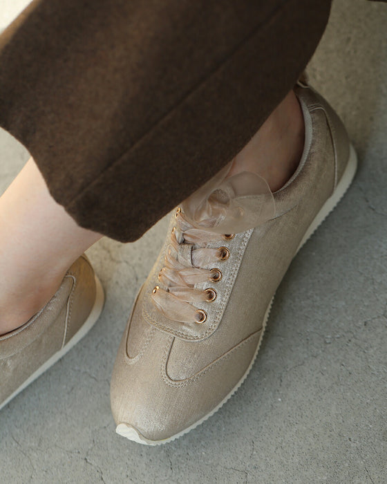 ミセスのトレンドスニーカー