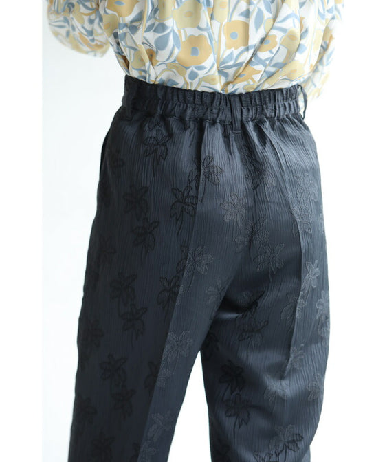 [Sale items cannot be returned or exchanged] Elegant floral jacquard center pleated pants