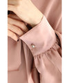 (With ribbon) A glossy blouse top that adds a touch of elegance