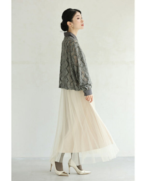 揺らめき流れるベロアラインのレースシャツトップス