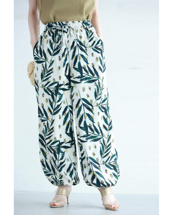 2-way design with a cinched hem. Wide pants with the feel of fireflies dancing on a summer night