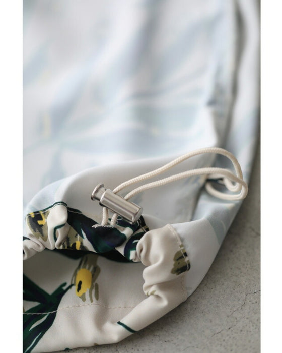 2-way design with a cinched hem. Wide pants with the feel of fireflies dancing on a summer night