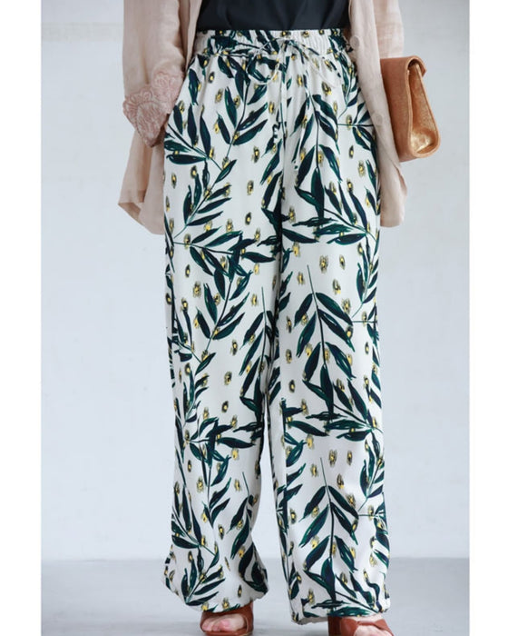 2-way design with a cinched hem. Wide pants with the feel of fireflies dancing on a summer night