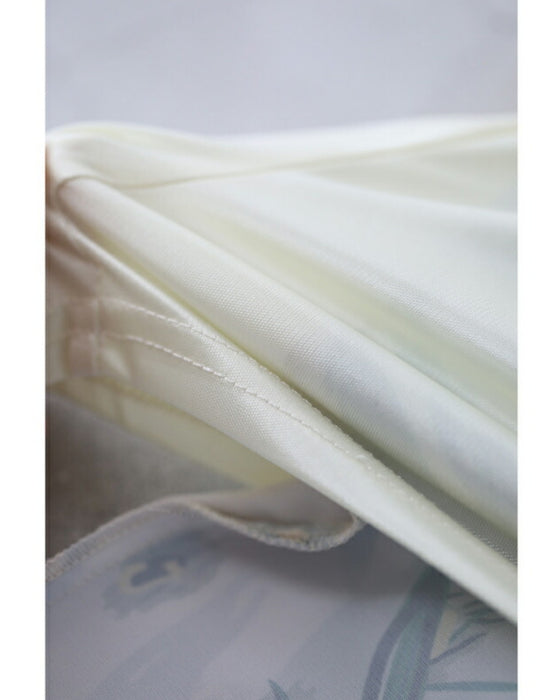2-way design with a cinched hem. Wide pants with the feel of fireflies dancing on a summer night